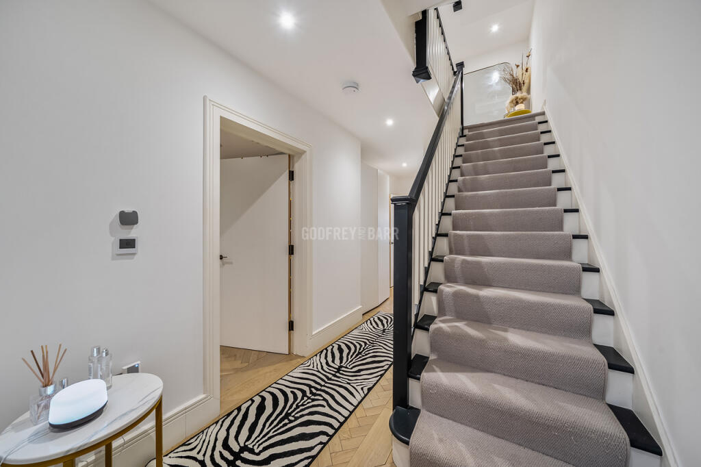 Portsdown Avenue, Temple Fortune