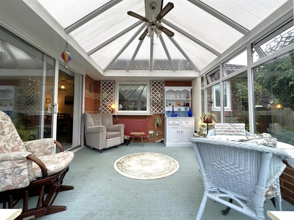 Generous Conservatory 354