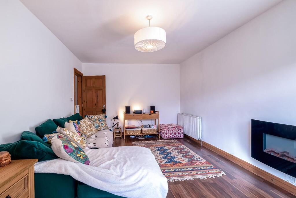 4 Park Side (14 of 19).jpg