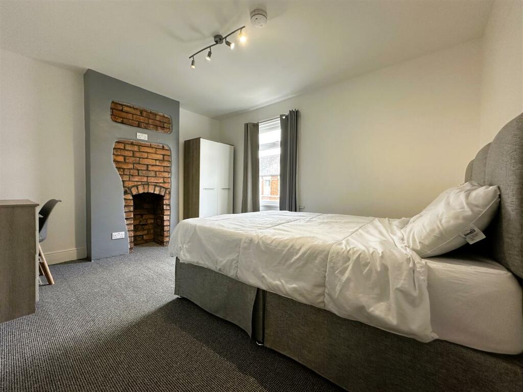 Room 3.jpg