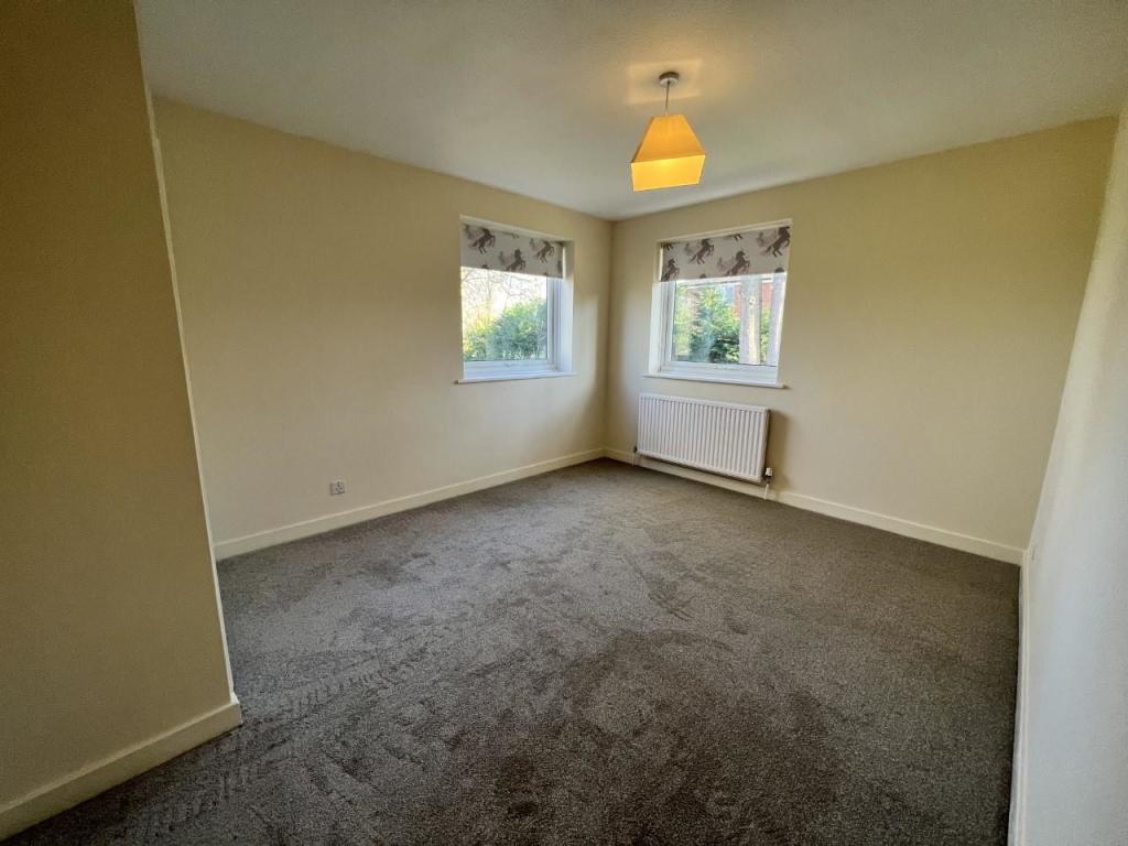 bedroom 4.jpg