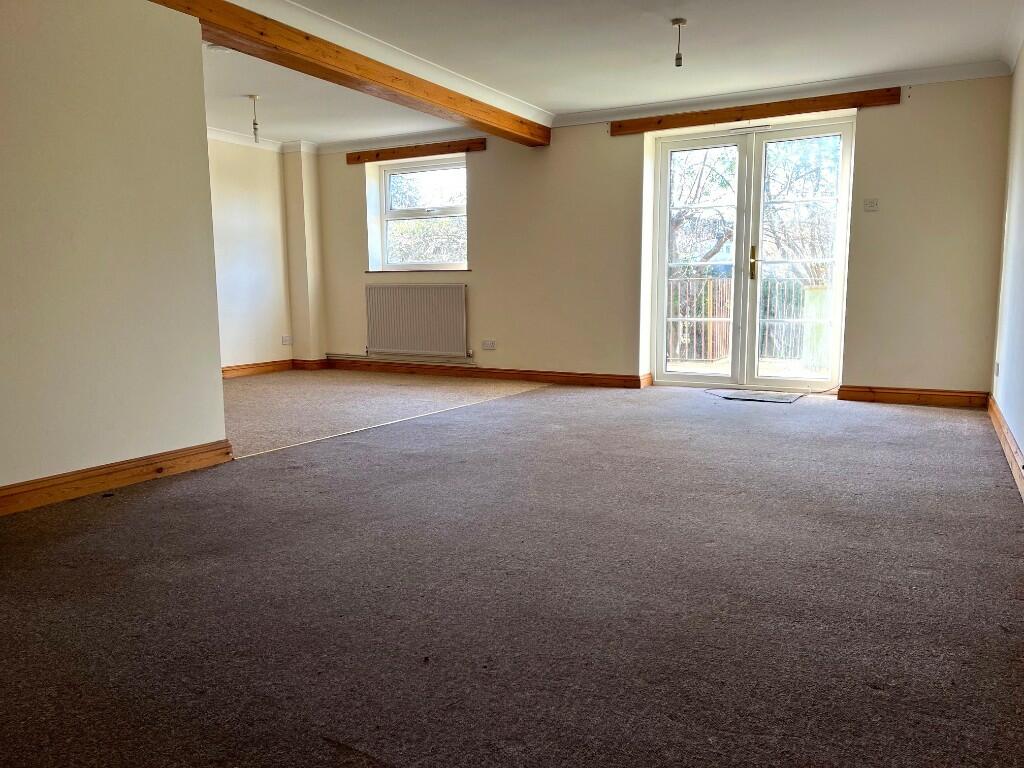 Lounge &amp; dining