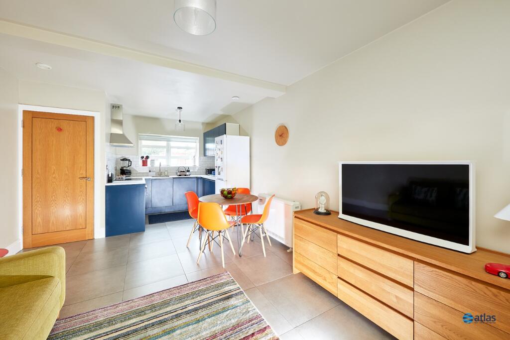 Lounge/Kitchen