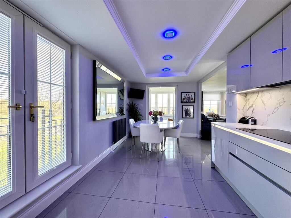 Kitchen/Dining