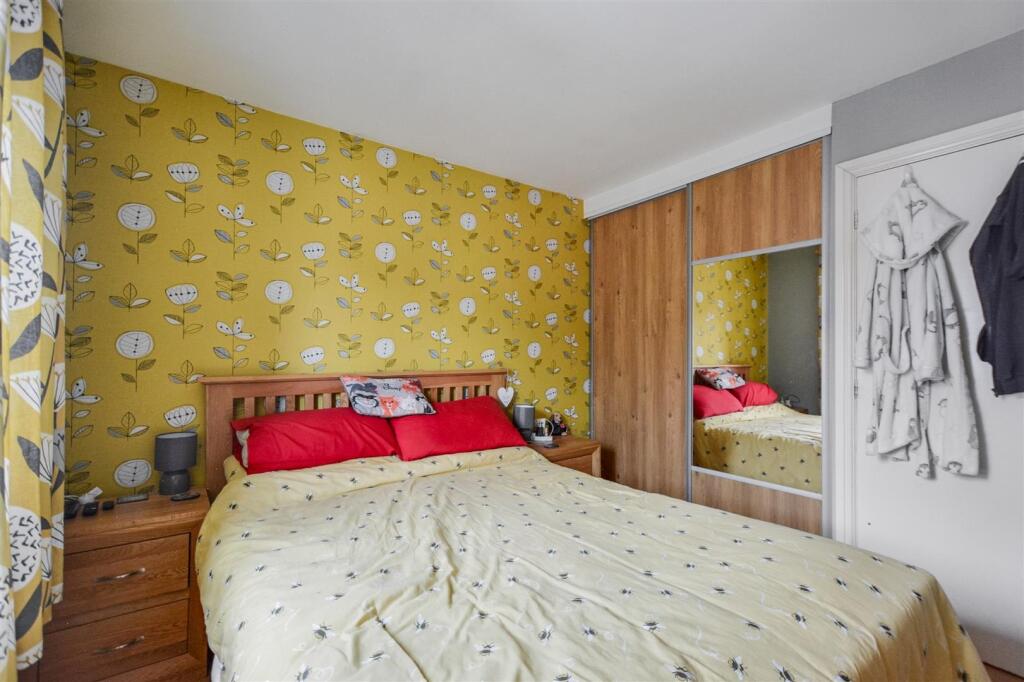 Bedroom 1_2.jpeg