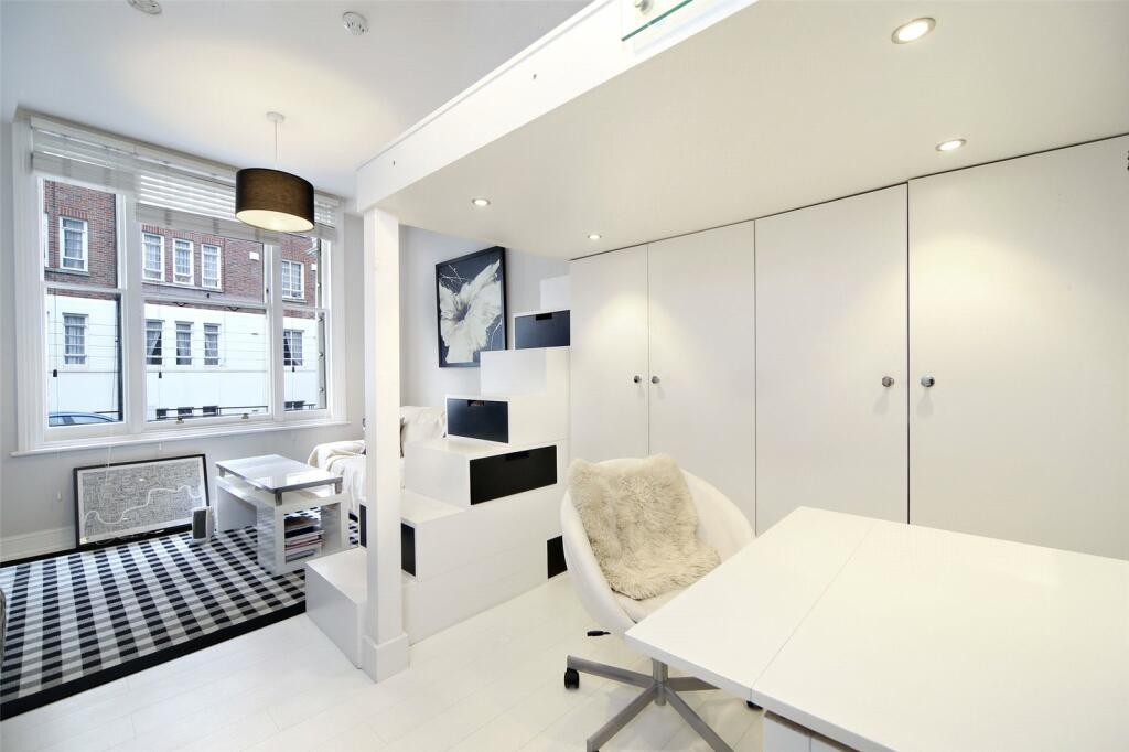 Studio Room