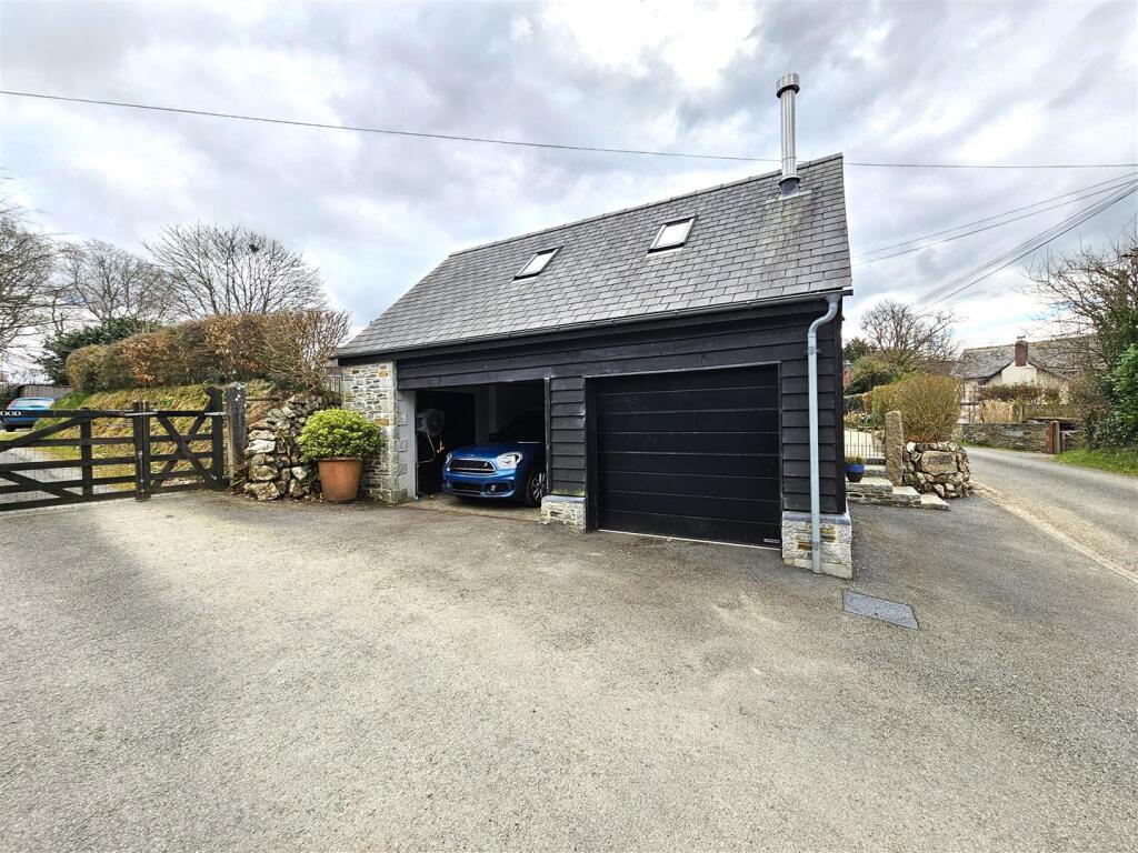 Garage and Carport.jpg