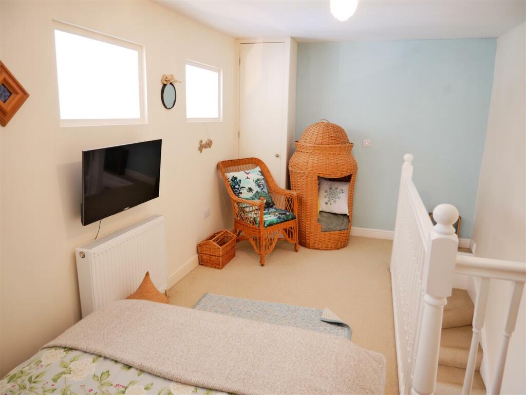 MEZZANINE BEDROOM