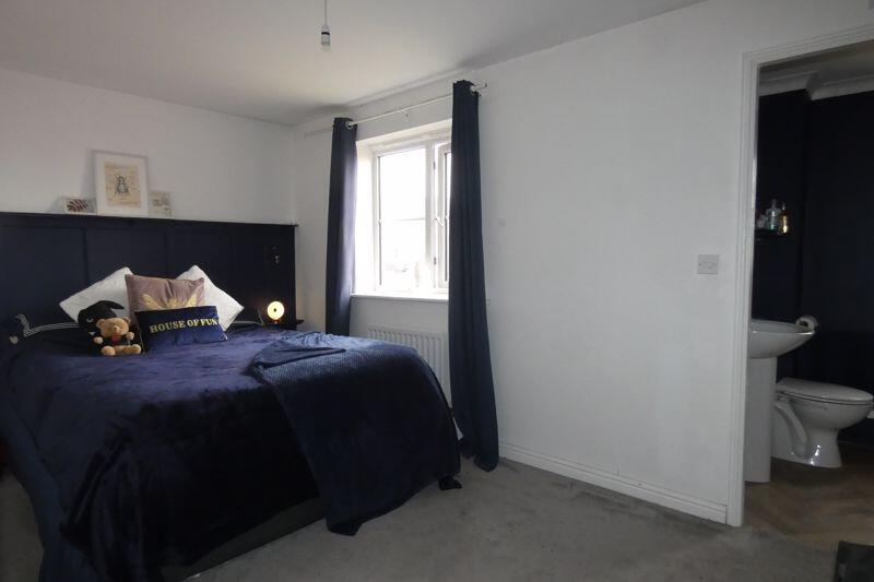 Main Bedroom/En-suite