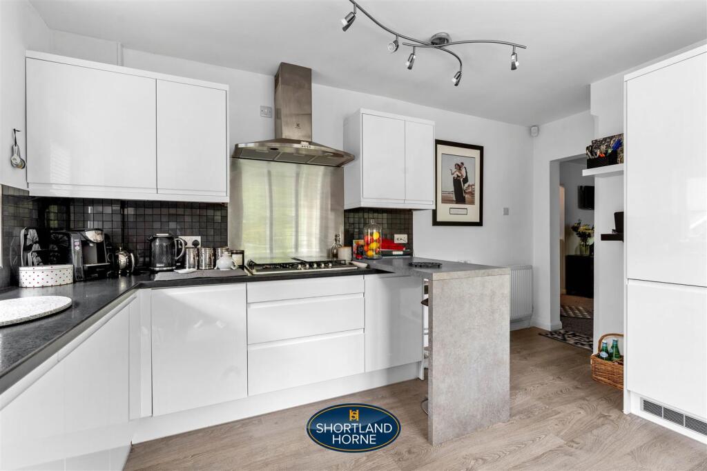 25 Brookside Avenue, Stretton WM (2 of 54).jpg