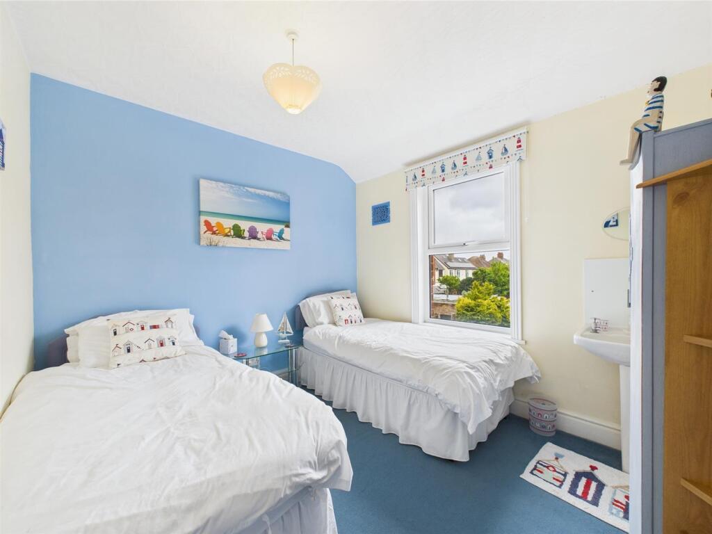 Bedroom: