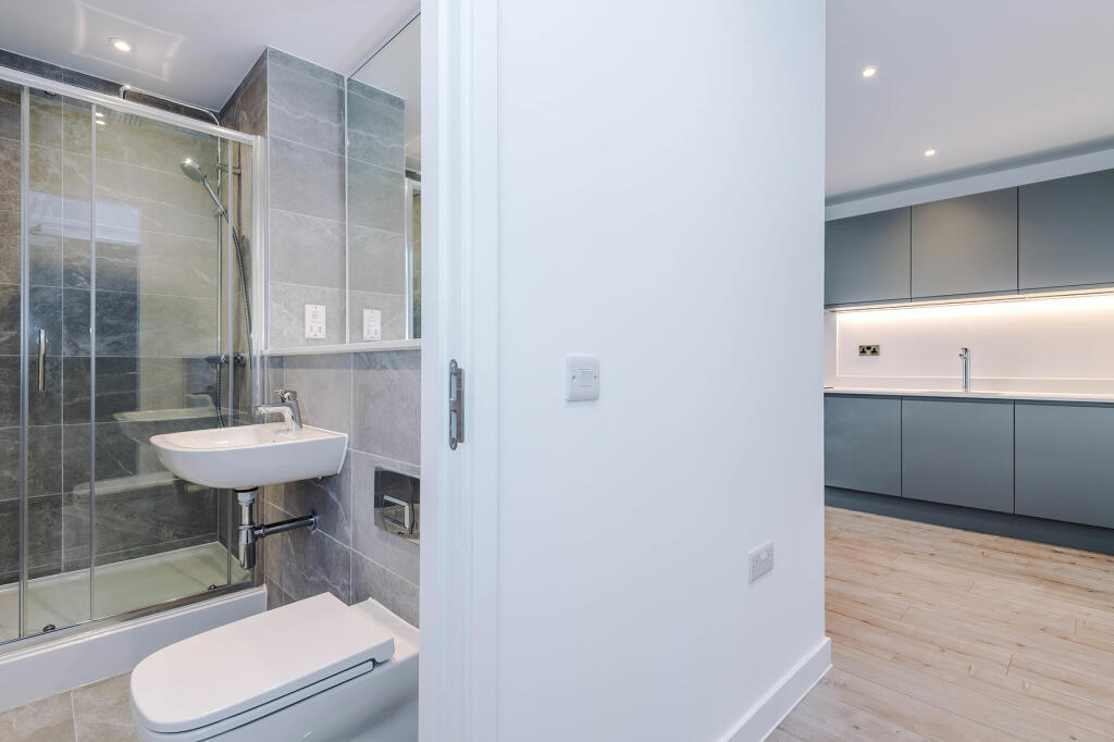 VICTORIAHSVictoriaHouse- (20).jpg
