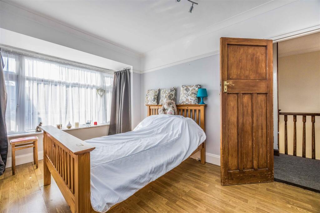 269 Highbury Grove, Cosham-Small-PorticoMarketing-