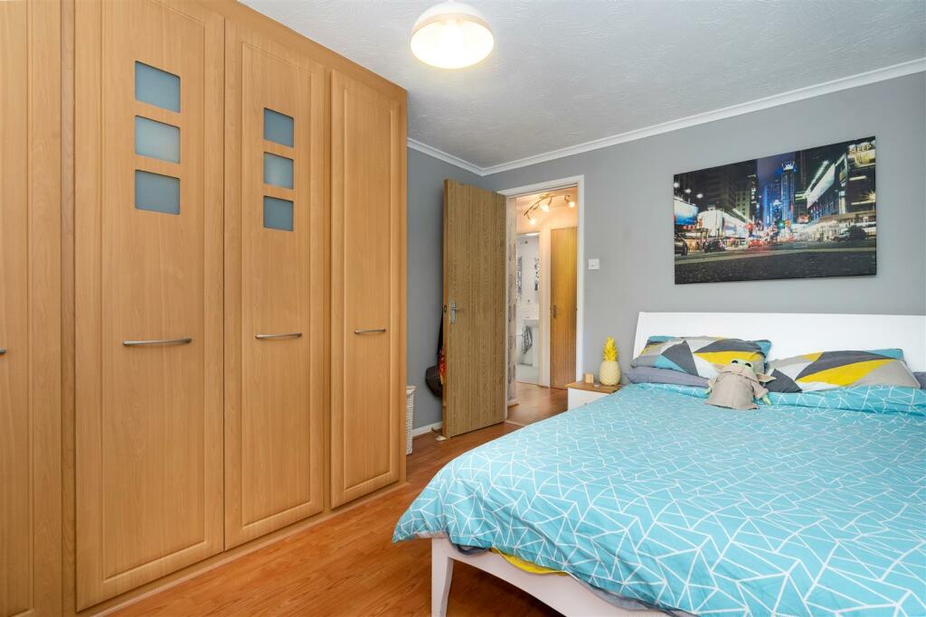 Bedroom Photo 2.jpg