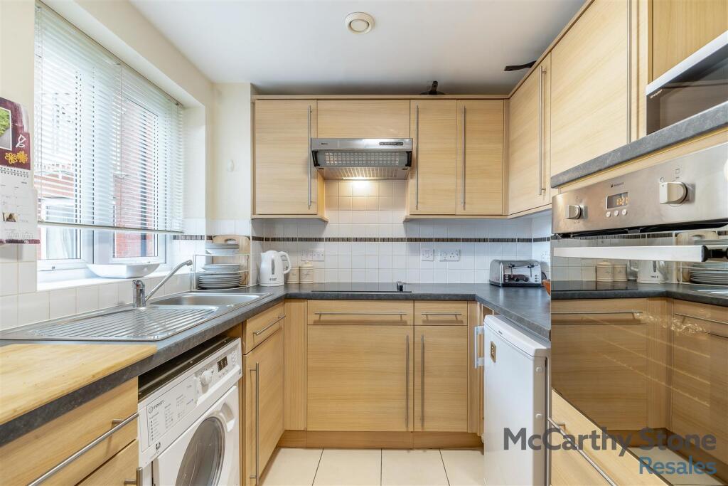 8649936-interior06.jpg