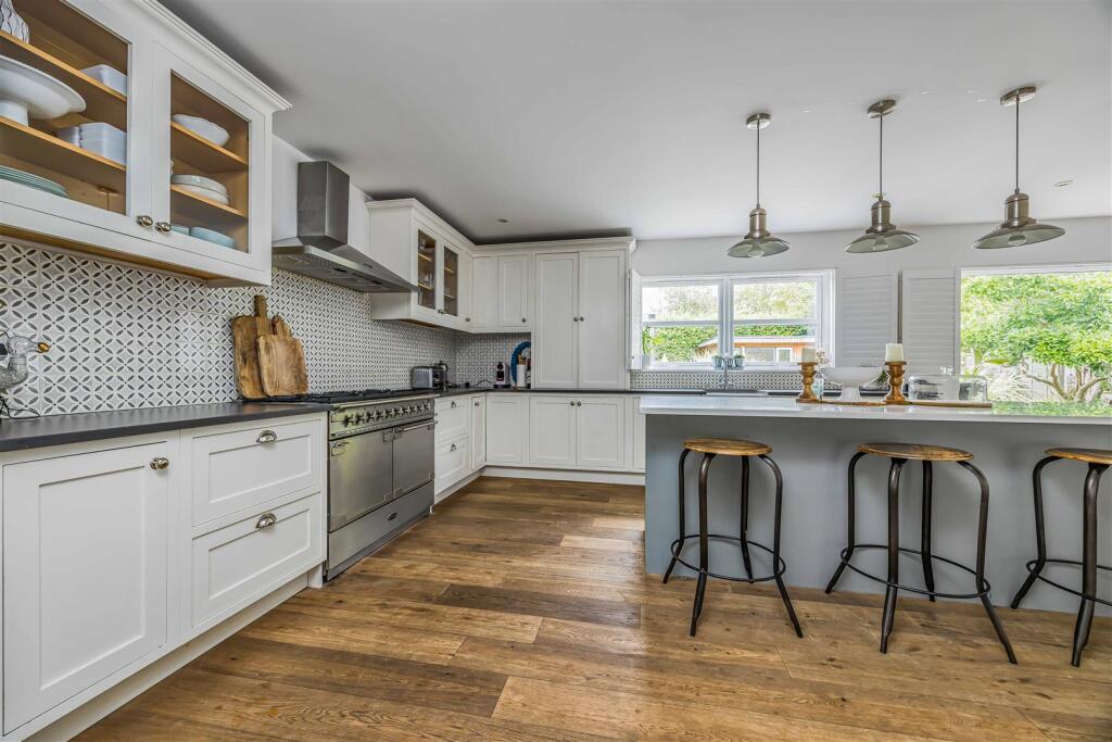 7 Hollow Lane, Hayling Island-Small-PorticoMarketi