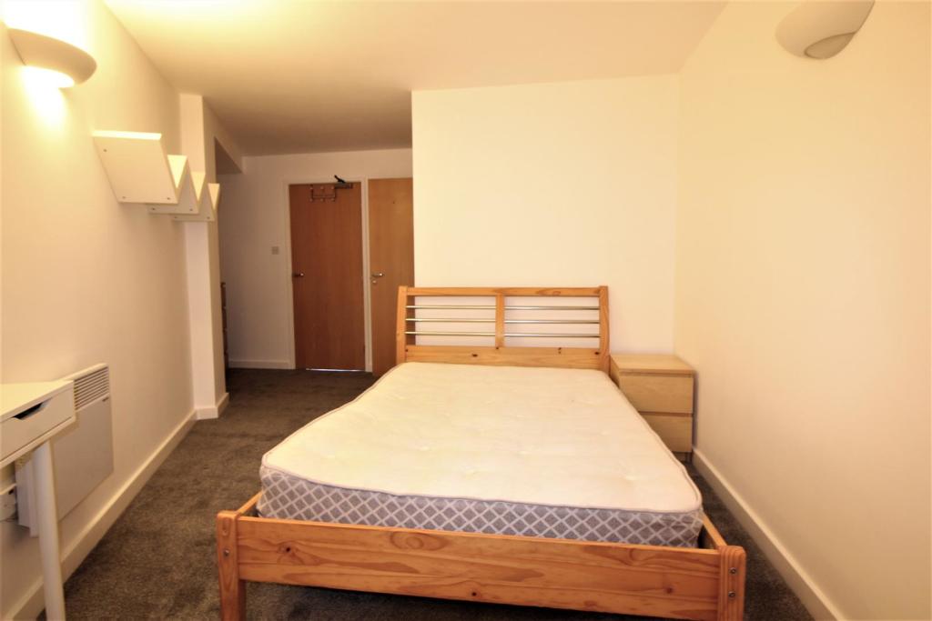 bed 1 .JPG