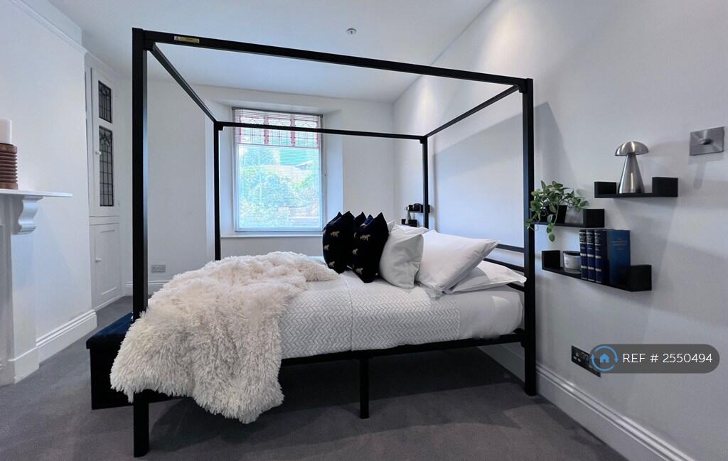 Double Bedroom With Ensuite 