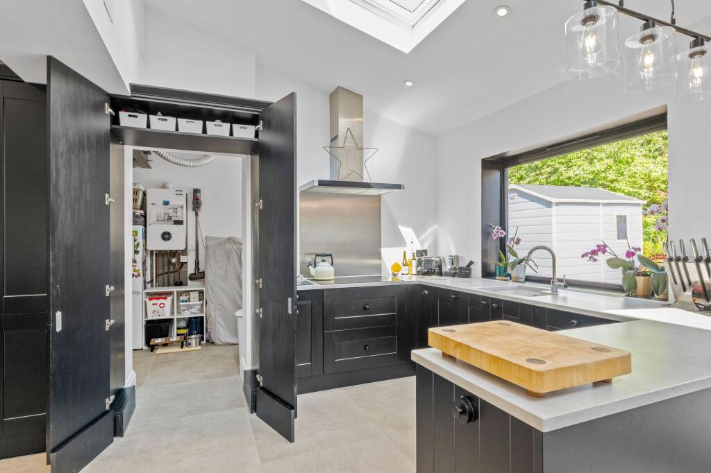 Kitchen/Dining Area