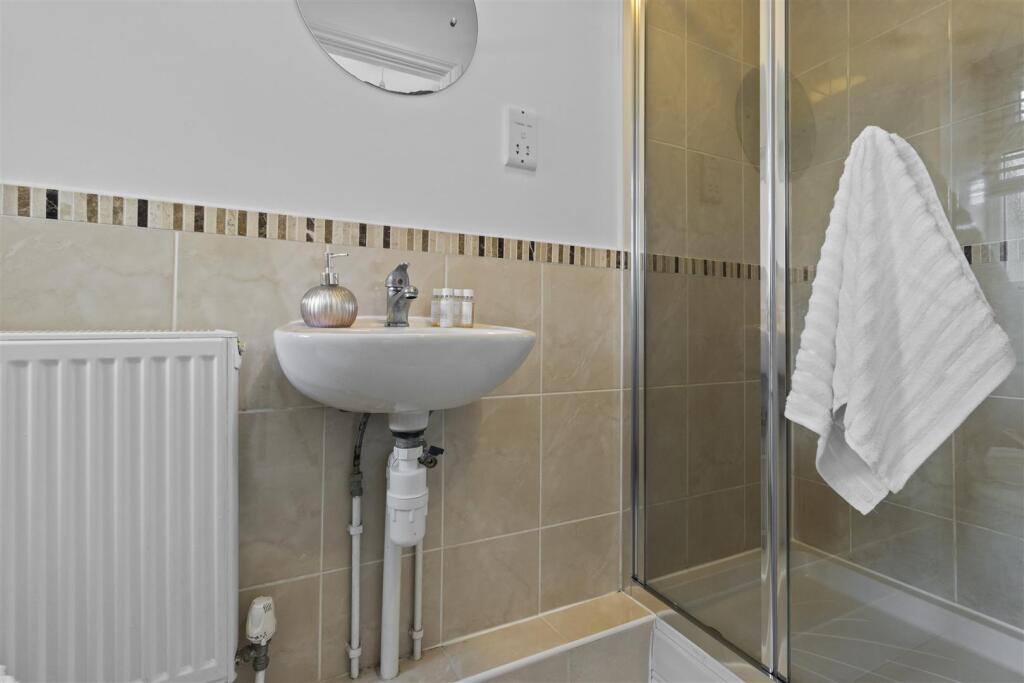 Cloakroom/WC