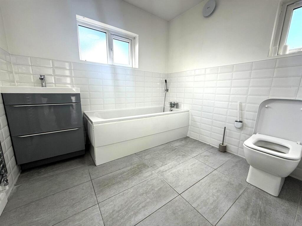 WhatsApp Image 2025-09-09 at 10.45.50_e5a12671.jpg