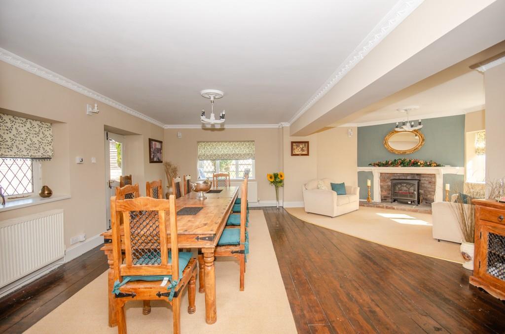 Dining room.jpg