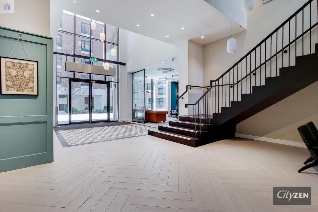 RESIDENTS LOBBY