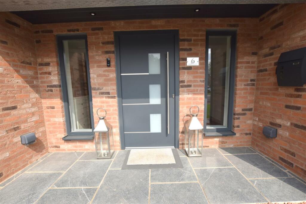 ENTRANCE PORCH