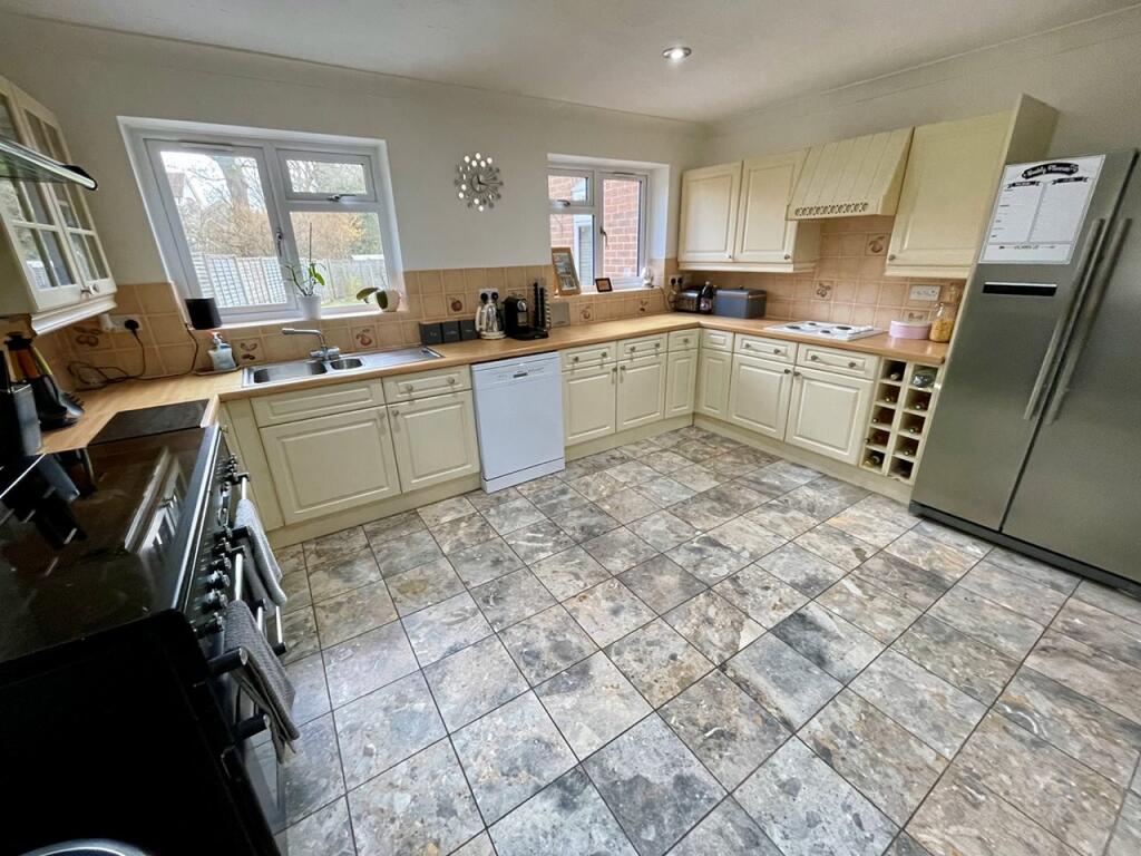 Kitchen/Breakfast Room