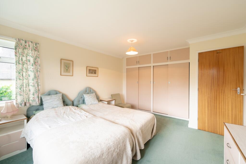 20240530132002 - 74A06162-HDR - 36 Links Avenue, F