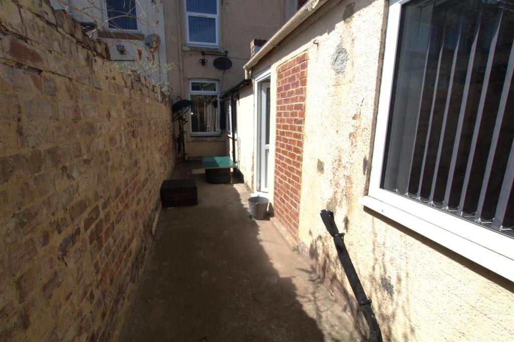 rear yard .jpg