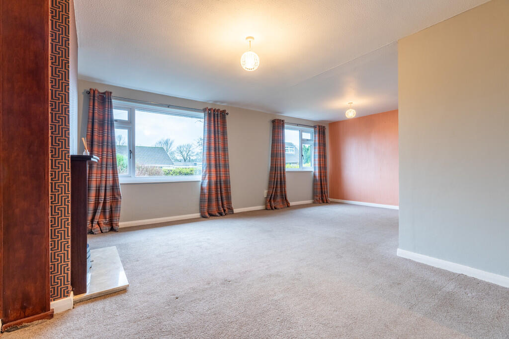 Living/Dining Roo...