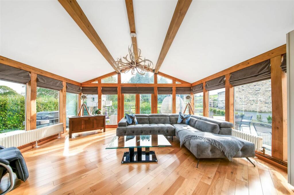 GARDEN ROOM