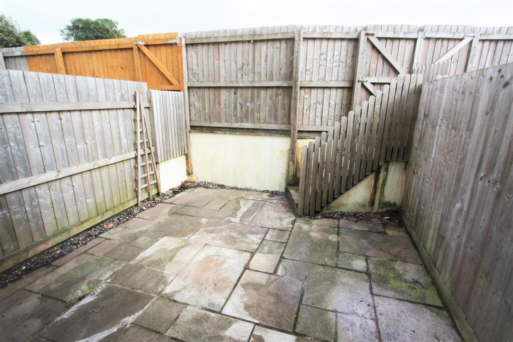 8 Wartha Mews Yard