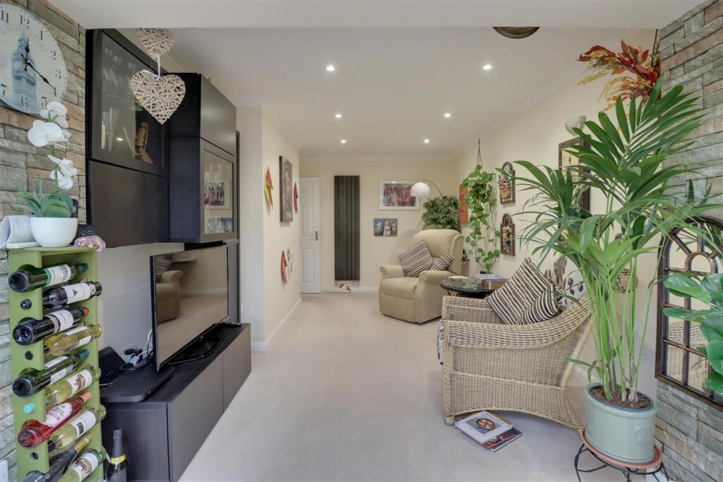 69 GRANGE AVENUE-11.jpg