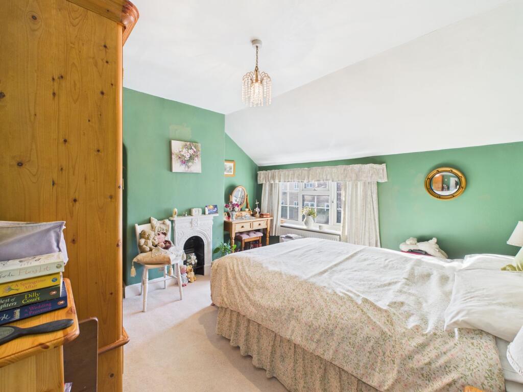 BEDROOM 1