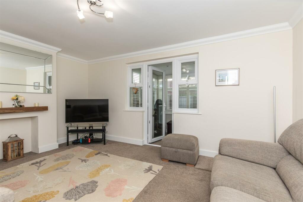 7 Leeward Road16.jpg