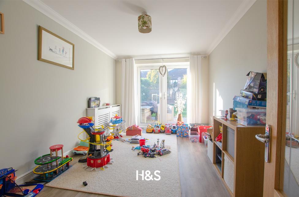 8 Pembridge New - dining.jpg