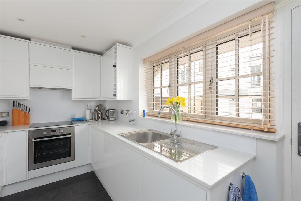 The Slipway, Sea Wall, Whitstable