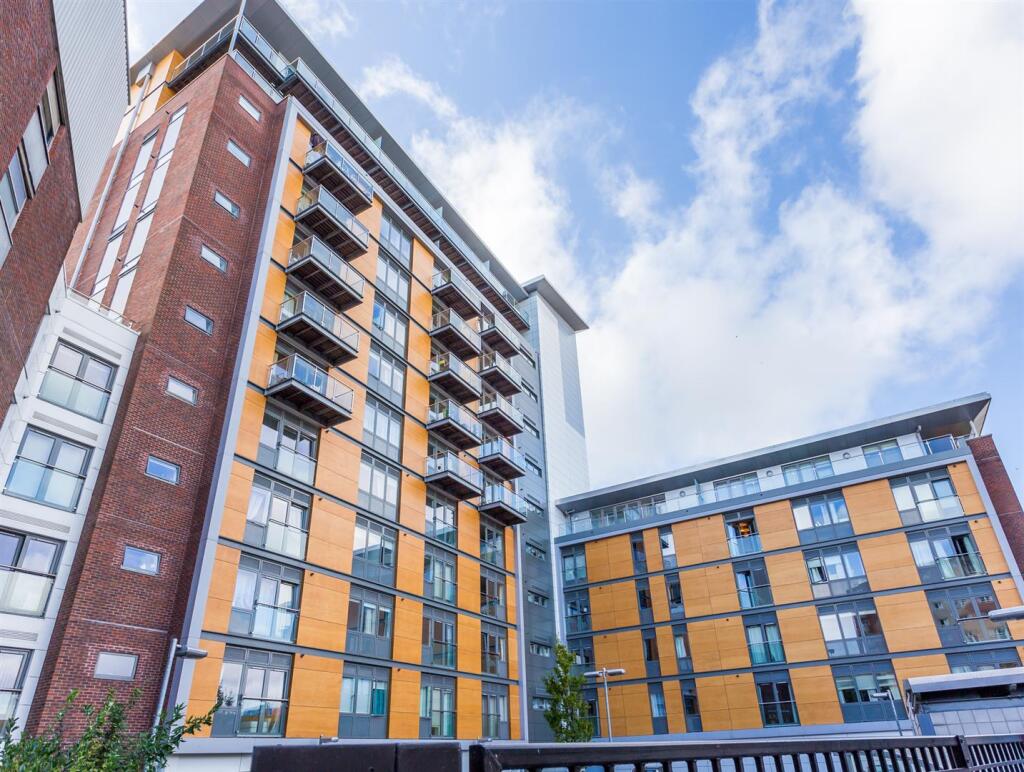IMG_7851_2048_X_1536.jpg