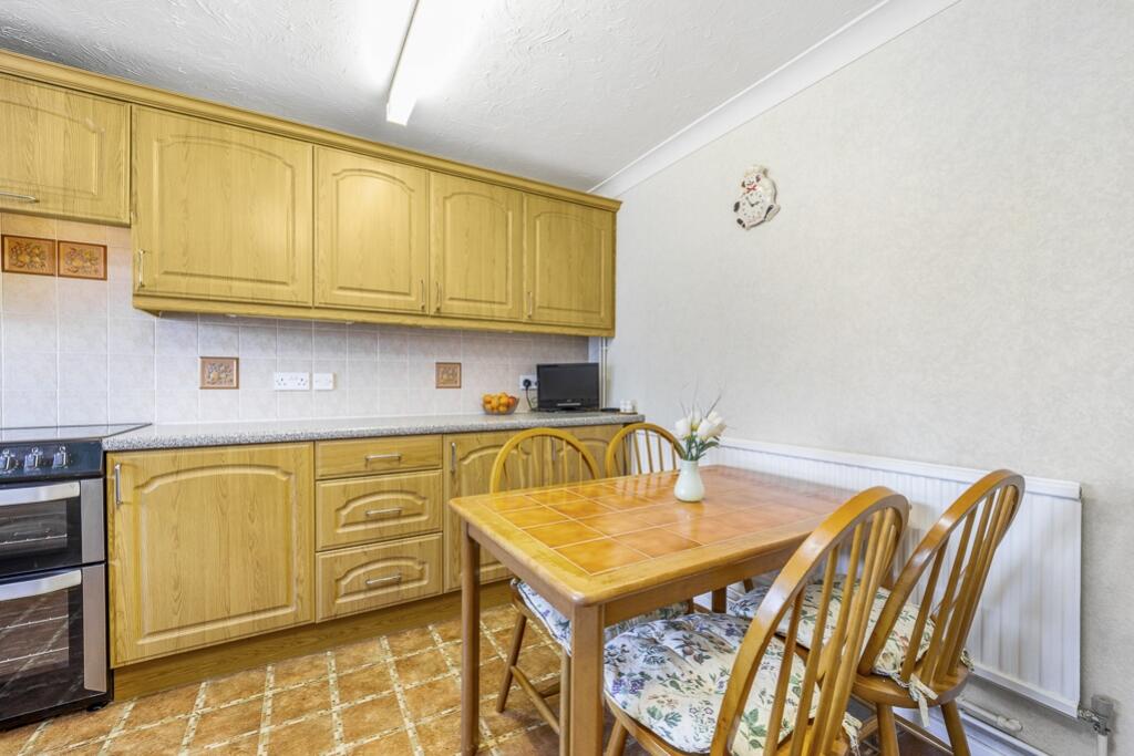 2 Drury Lane (Bicker)-11