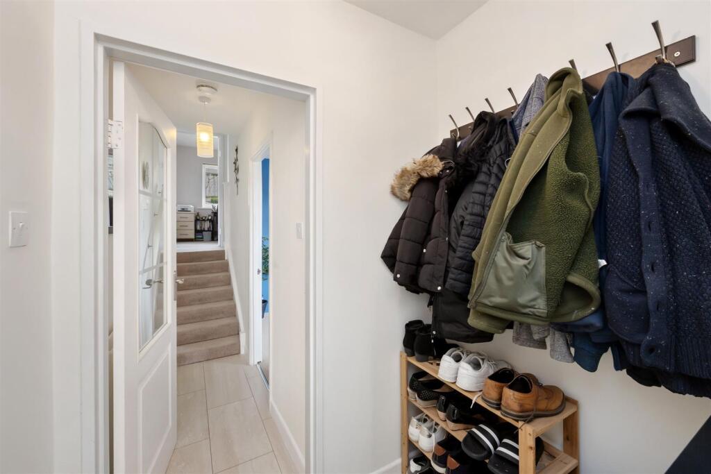 Broad Rig Avenue 41 ENTRANCE HALL.jpeg