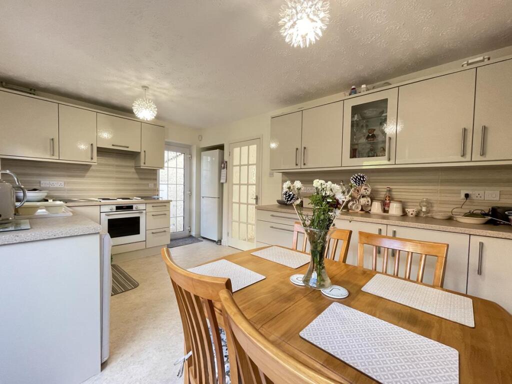 Culver Close 24 - Kitchen Dining 2.jpg