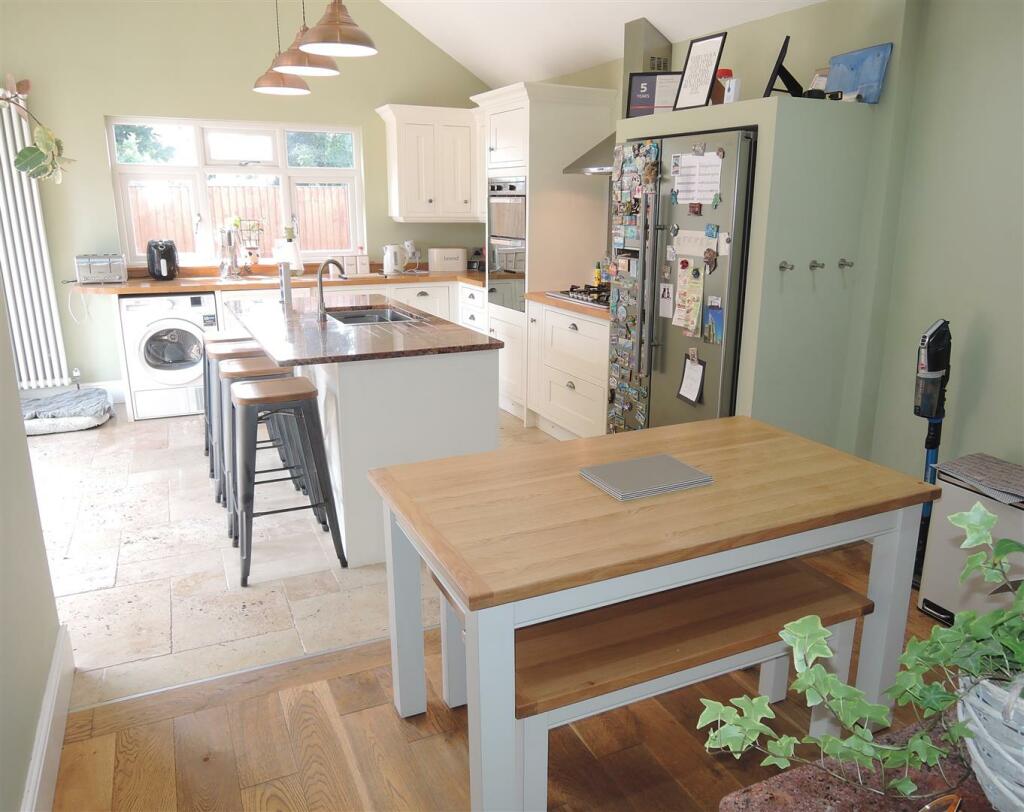 Dining Area: