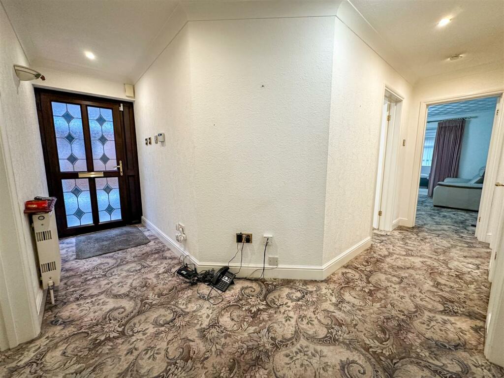 ENTRANCE HALLWAY