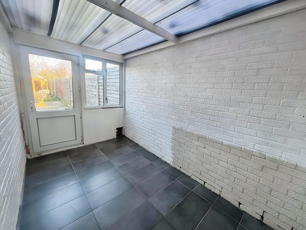 6eca9005-WhatsApp...