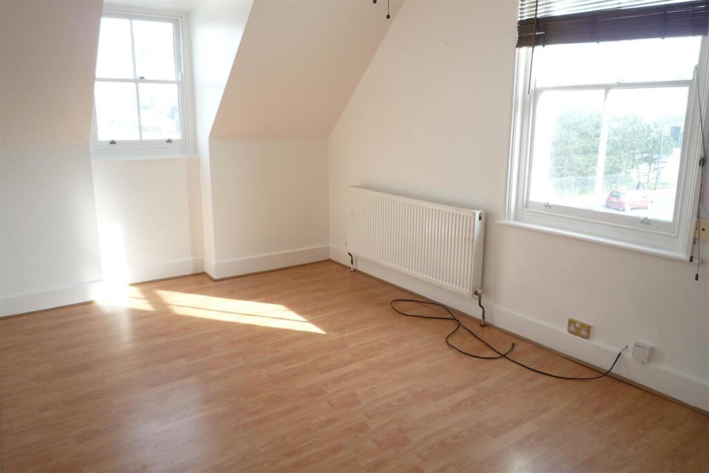 Lounge.JPG