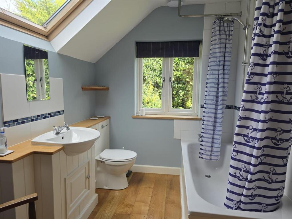 WhatsApp Image 2025-10-08 at 12.15.36_81764756.jpg