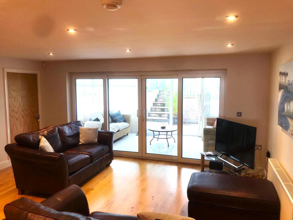 lounge 2