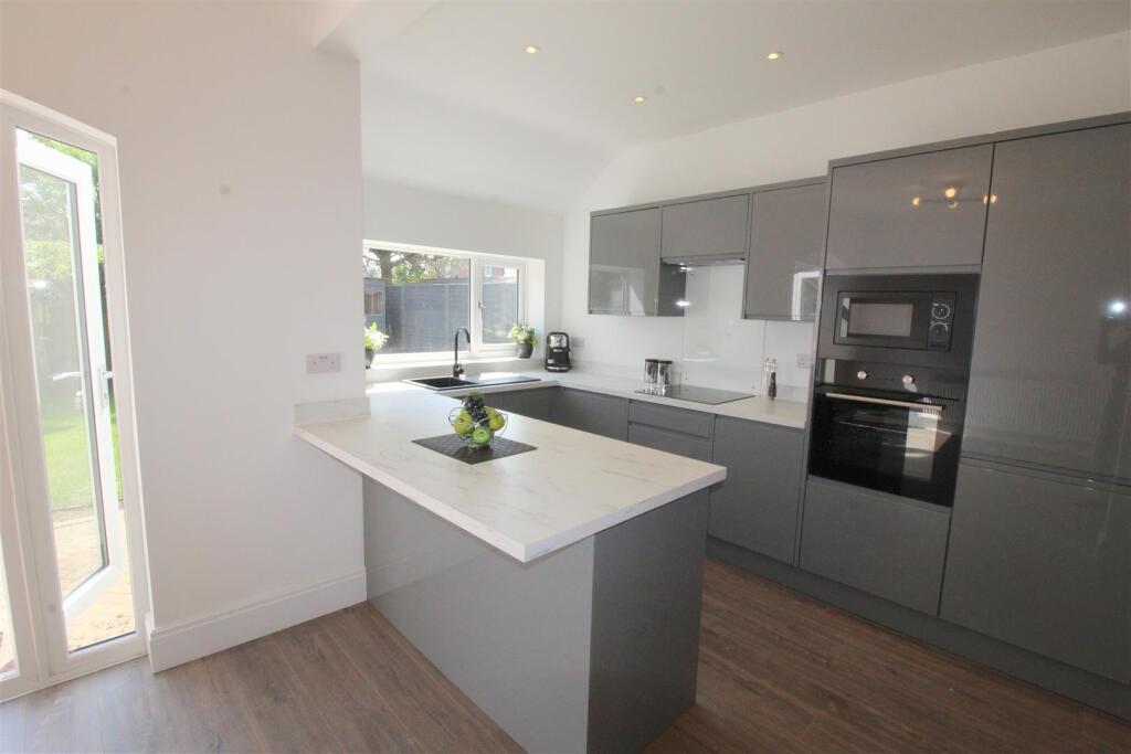 Highbury Road East, 43, kitchen.JPG